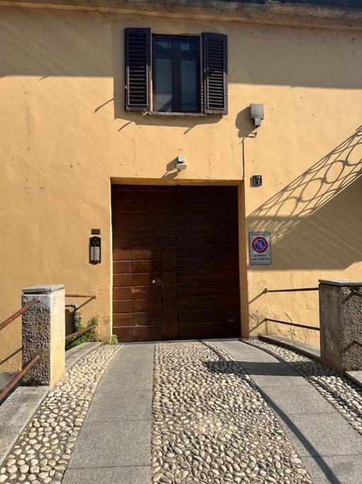 Navigli, Caratteristico Appartamento Milanese Esterno foto
